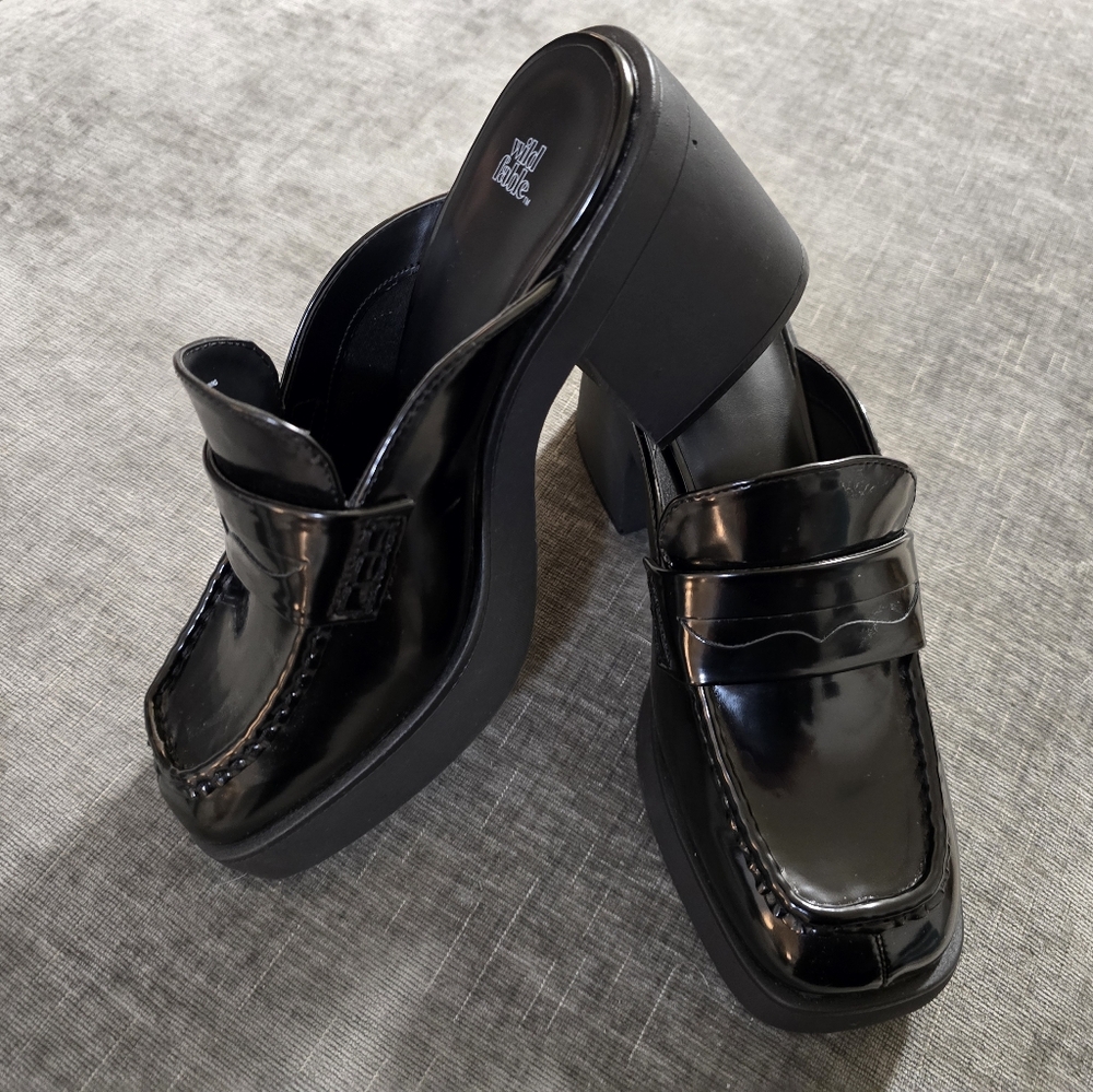 Wild Fable - Women’s Eileen Mule - Black Slides - Size 8 Chunky Heel.